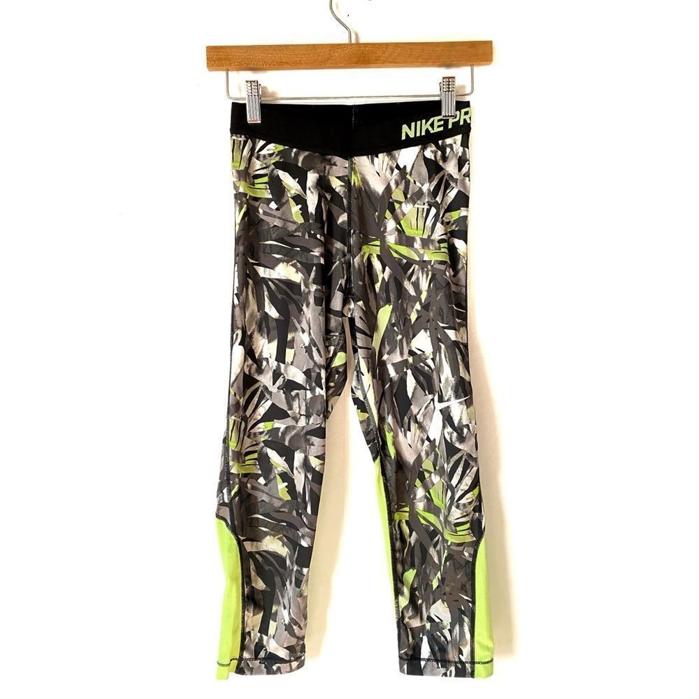 NIKE Pro Painted Palms Allover Print Capri Pant Leggings Gym Runing Compression - Picture 2 of 9